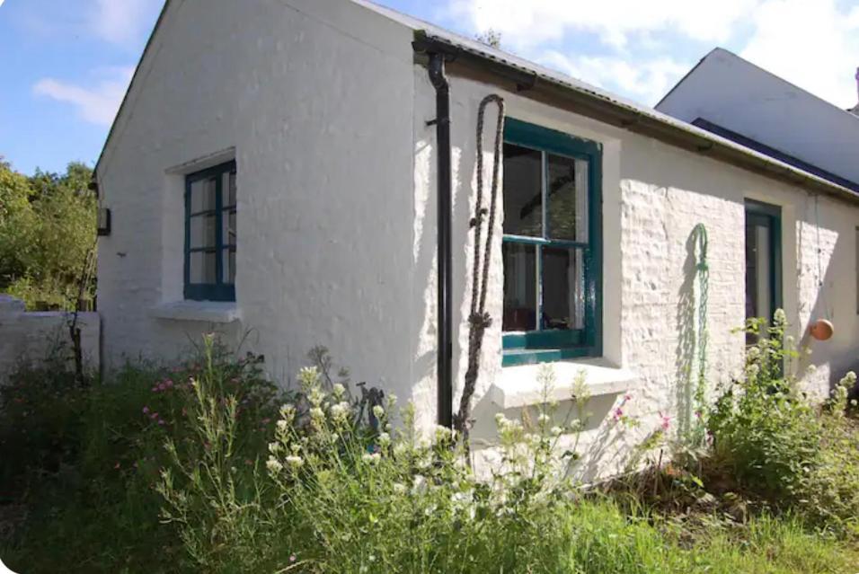 Tiny Cosy Snug Apartment Manorowen Exterior photo
